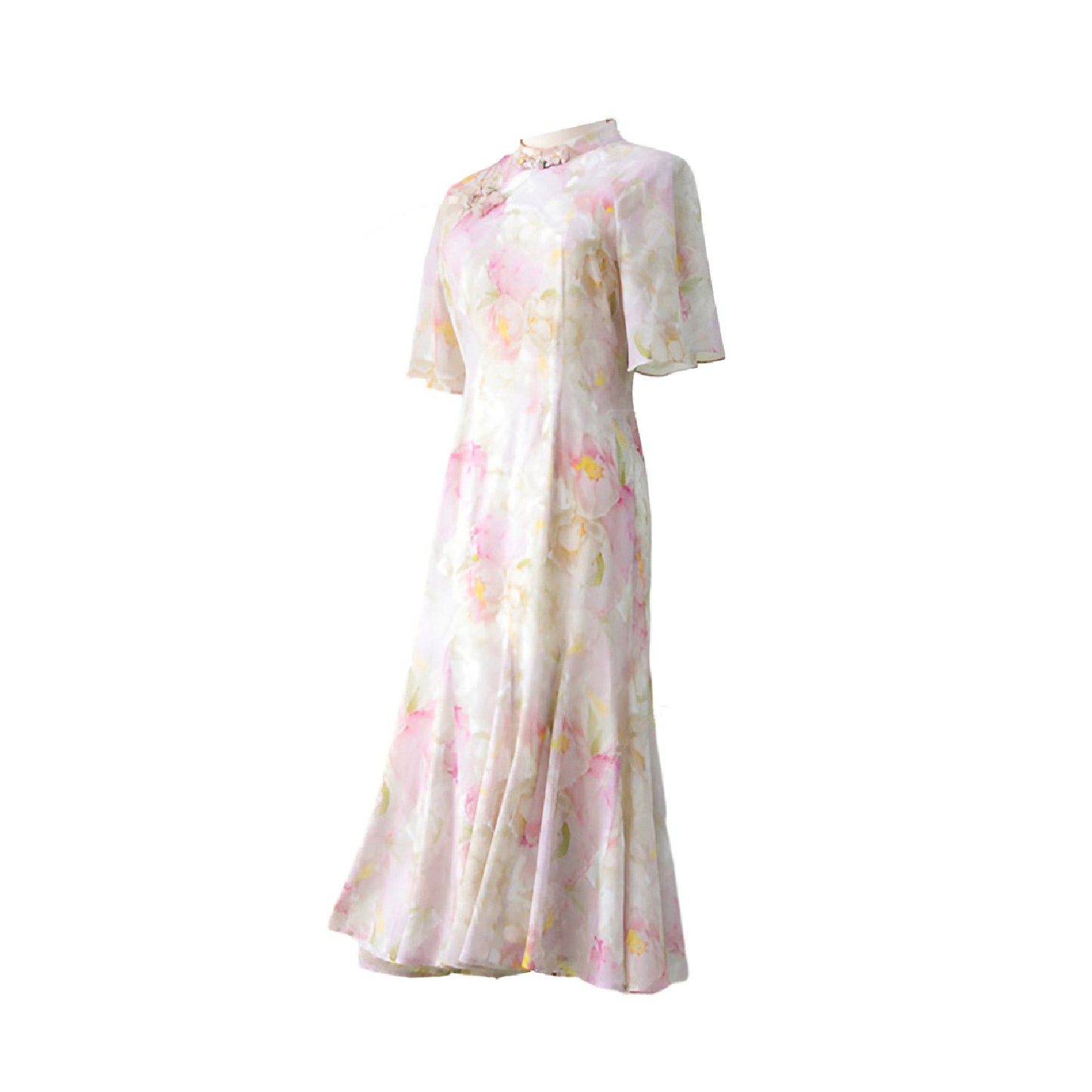 Woman wearing a luxurious modern cheongsam with delicate floral patterns, available in S, M, L.