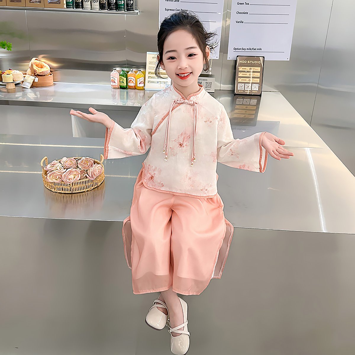 Girls Hanfu Two-Piece Set with embroidered traditional Chinese fashion