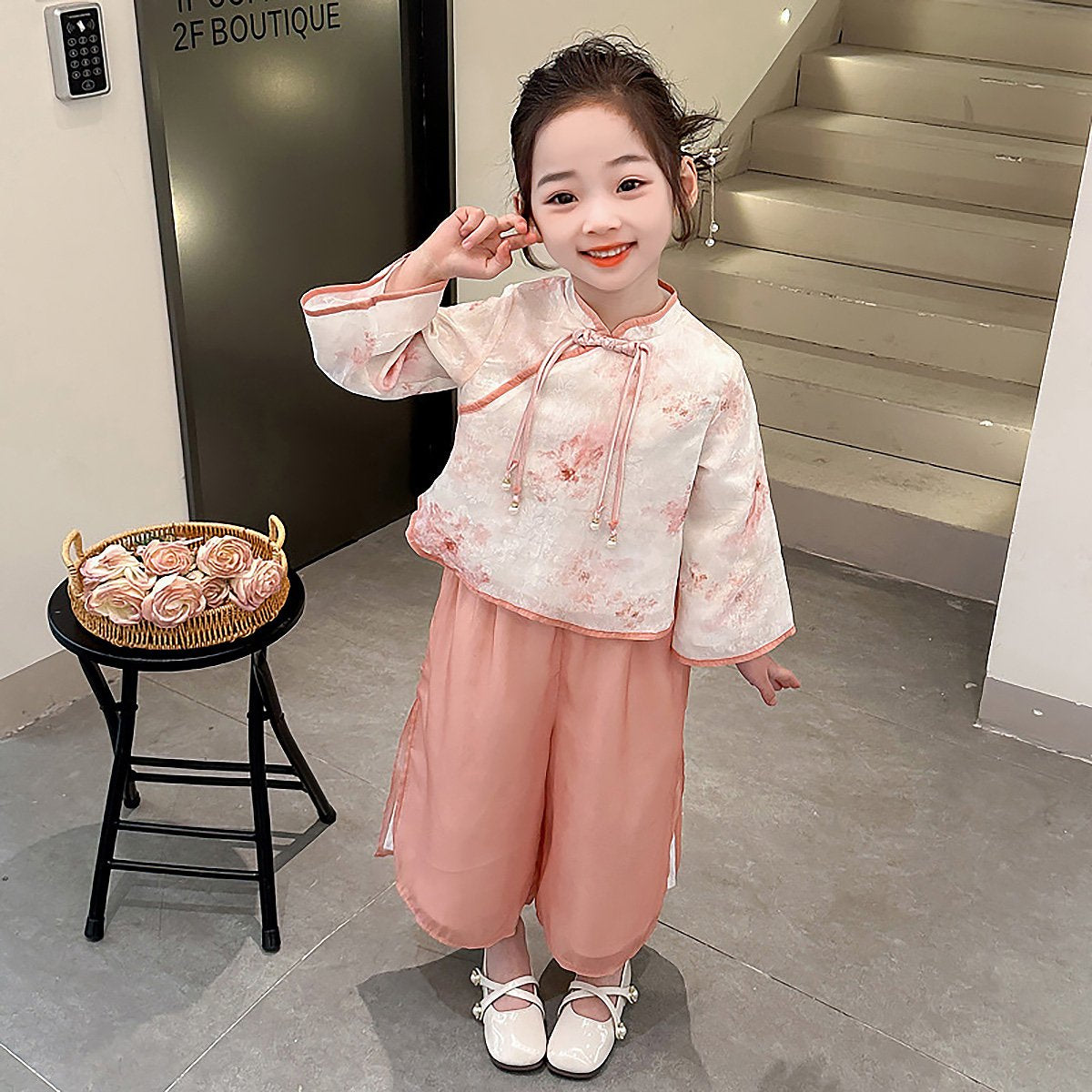 Girls Hanfu Two-Piece Set with embroidered traditional Chinese fashion