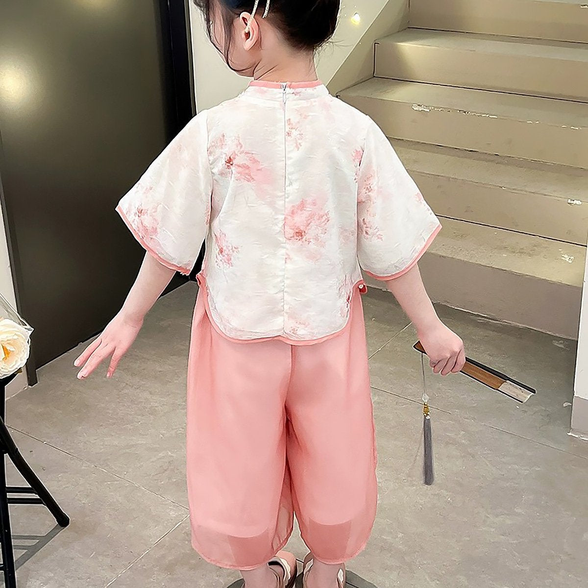 Girls Hanfu Two-Piece Set with embroidered traditional Chinese fashion