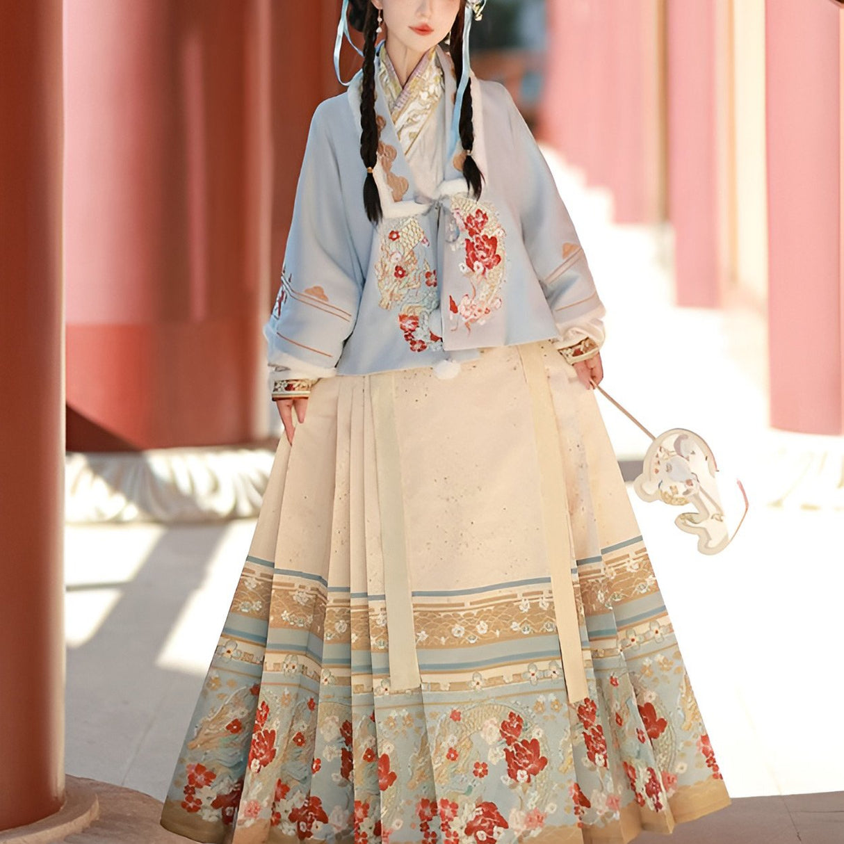 Ming-Style Women's Hanfu with Mamianqun